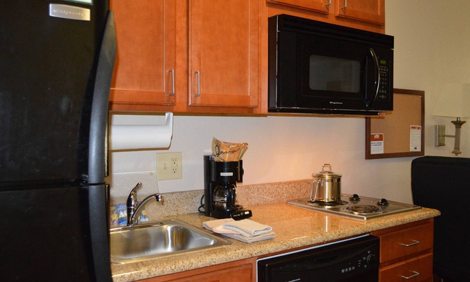 Augusta Hotel | Candlewood Suites Augusta by IHG