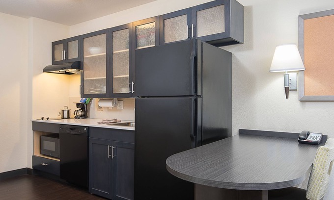 Bloomington Hotel | Candlewood Suites Bloomington by IHG