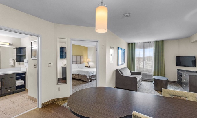 Erie Hotel | Candlewood Suites Erie by IHG