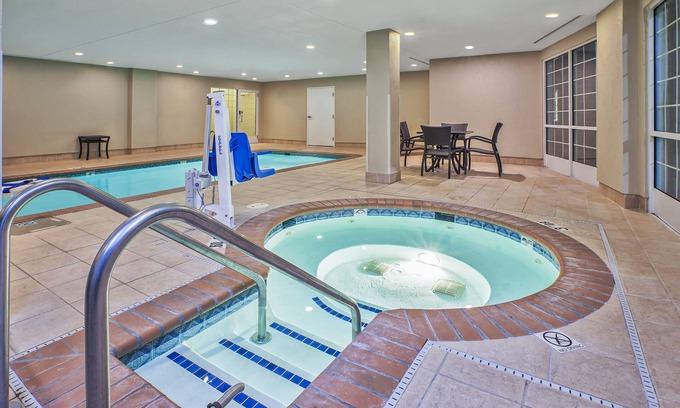 Castleton Hotel | Candlewood Suites Indianapolis by IHG
