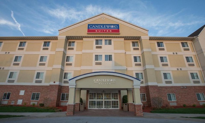 Springfield Hotel | Candlewood Suites Springfield by IHG