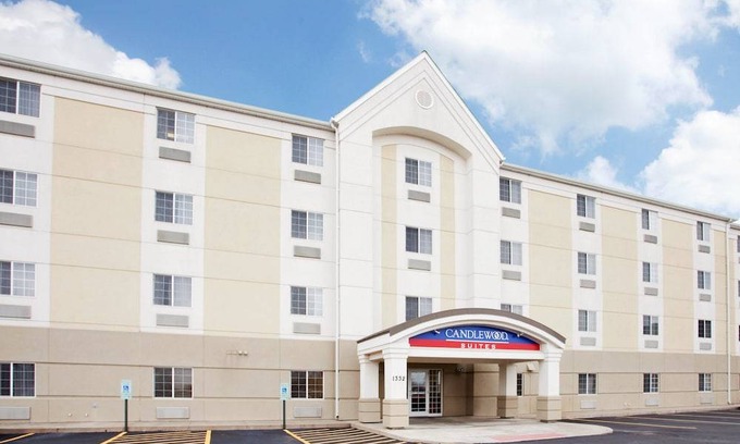 O'Fallon Hotel | Candlewood Suites Ofallon, Il - St. Louis Area, an IHG Hotel
