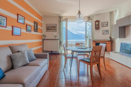 Fiumelatte House | Candy House