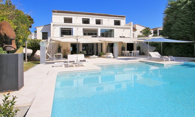 Cannes City Centre Villa | Cannes Californie a luxury villa with panoramic sea view