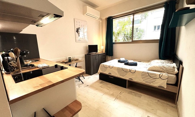 Pointe Croisette Apartment | Cannes center AC Wifi 100 m from sea, behind Martinez hotel