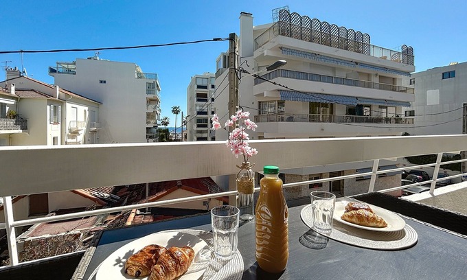Pointe Croisette Apartment | Cannes: Palm Beach area - 1 bedroom apartment - terrace, sea view