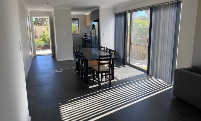 Canning Vale House | Canning Vale Family Accommodation