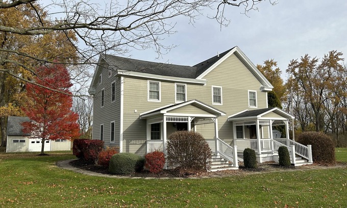 Tyrone House | Canopy Lane Guest House
