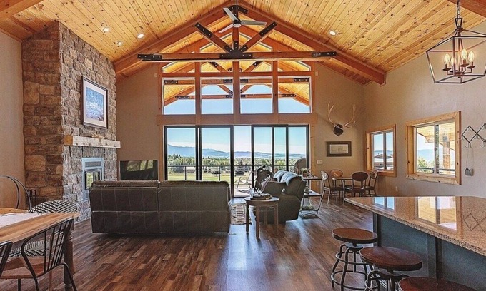 Star Valley Ranch House | Canyon Pines Retreat ⁓Fits large families ⁓Hot Tub ⁓ On Golf Course ⁓ Mtn Views