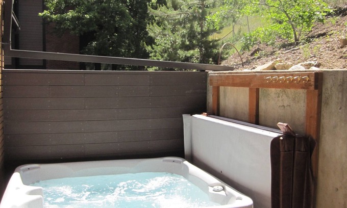 Cottonwood Heights House | Canyon Racquet Townhome Gorgeous REMODEL, garage, near resorts Hot Tub 2 bed 2bt