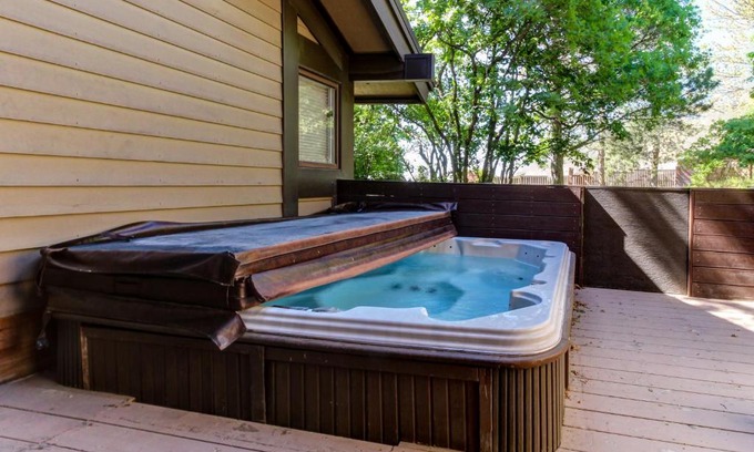 Cottonwood Heights Apartment | Canyon Racquet Club A-2