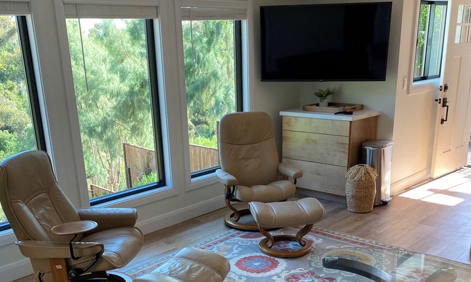 Mission Hills Apartment | Canyon View in peaceful Mission Hills