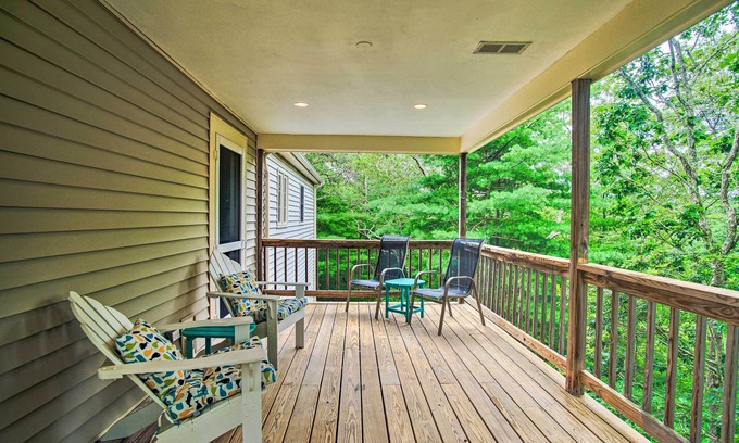 Buzzards Bay House | Cape Cod Home w/Deck ~ 3 Mi to Beaches