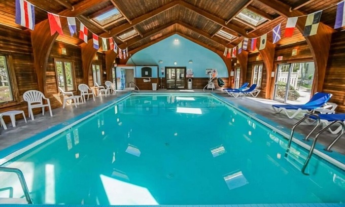 New Seabury Condo | Cape Cod Stylish 2BR Condo w Indoor Pool and Tennis Court