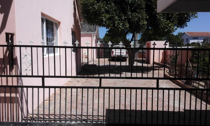 Milnerton House | Cape Hope Inn