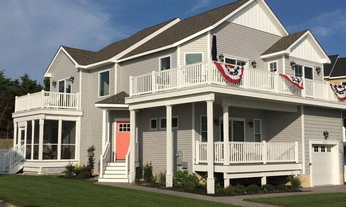 Villas House | Cape May Beach- Luxury Bayfront- Heated Pool-Linens