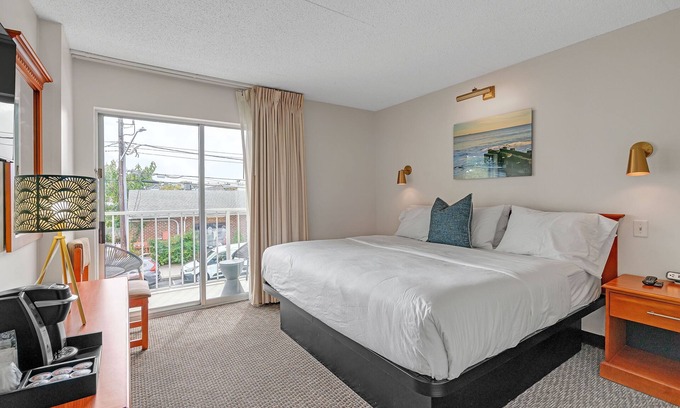 Rehoboth Beach Apartment | Cape Suites Room 3 - Free Parking!