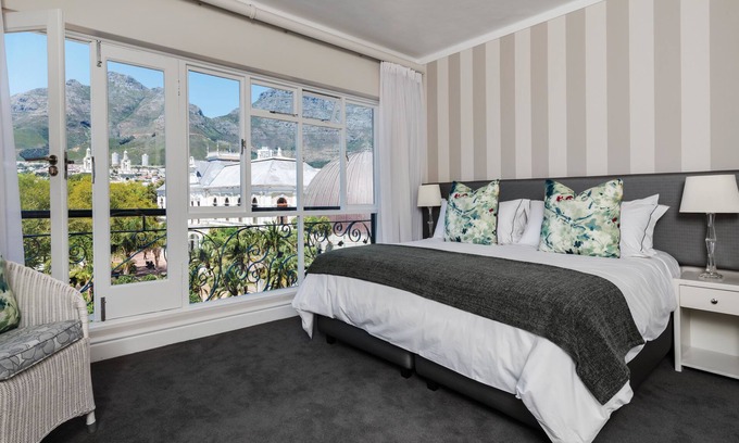 Cape Town City Centre Hotel | Cape Town Hollow Boutique Hotel