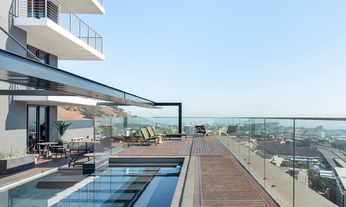 Flora Park Apartment | Cape Town Skyline from 16 on Bree Apartment| Views