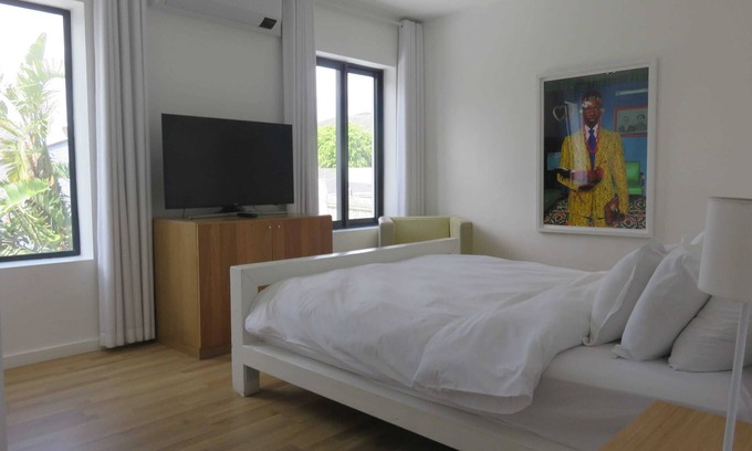 Capri Villa | Cape white villa - Family & Friends suite