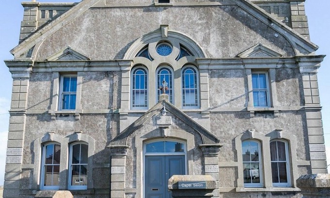 Ty Croes Apartment | Capel Seion - sleeps 22 guests in 11 bedrooms