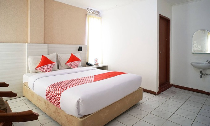 Balikpapan Hotel | Capital O 2885 Hemra Hotel