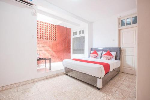 Bangka Hotel | Capital O 332 Residence G17 Kemang
