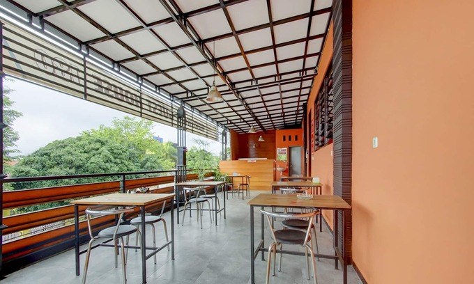 Sidomulyo Hotel | Capital O 90151 Guest House 180