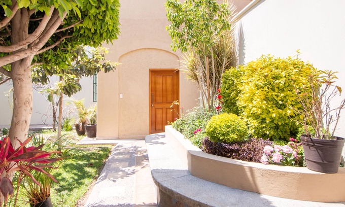 San Luis Potosi Hotel | Capital O Hotel San Jose, San Luis PotosÃ­