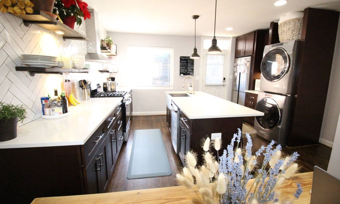 Northeast House | Capitol Hill Adjacent Home: Free Street Parking, Near Monuments, and More!