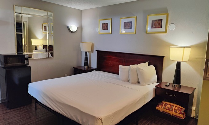 North Dartmouth Hotel | Capri Motel