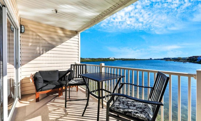 Indian Shores Apartment | Captain Coves #102