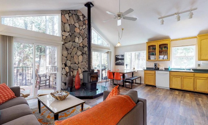 Serene Lakes House | Captain's Cabin