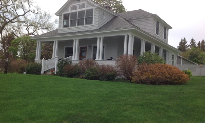 Manset House | Captain's Cottage, beautiful waterfront home facing Somes Sound and Cadillac Mt