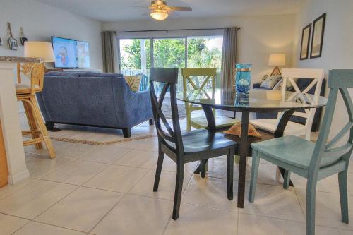 Indian Shores Apartment | Captain's Cove 304