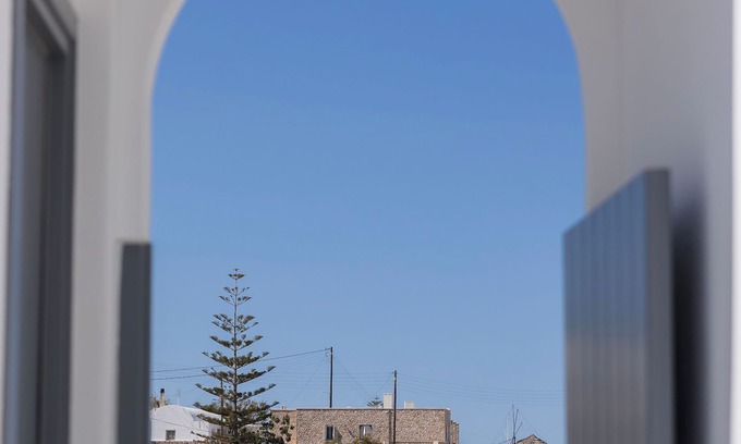 Messaria Bed & Breakfast | Captain's House Suites