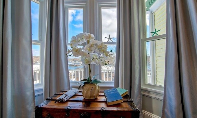 Boothbay Harbor Bed & Breakfast | Captain Sawyer's Bed & Breakfast