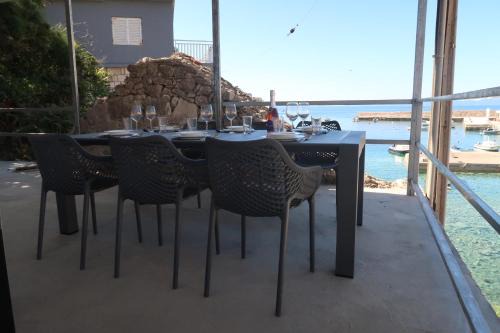 Zavalatica House | Captains beach home