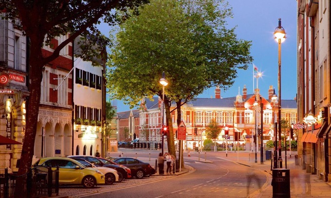 Castle Apartment | Captivating 1-bed Apartment in Swansea