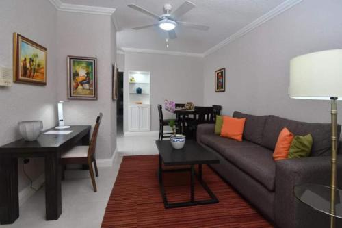 Saint Andrew Apartment | Captivating 1-Bed Ravinia Apartment in Kingston