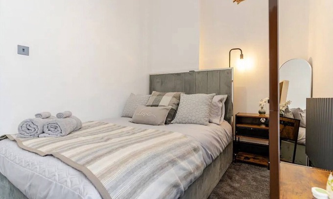 Moseley Apartment | Captivating 2-Bed Apartment in Birmingham