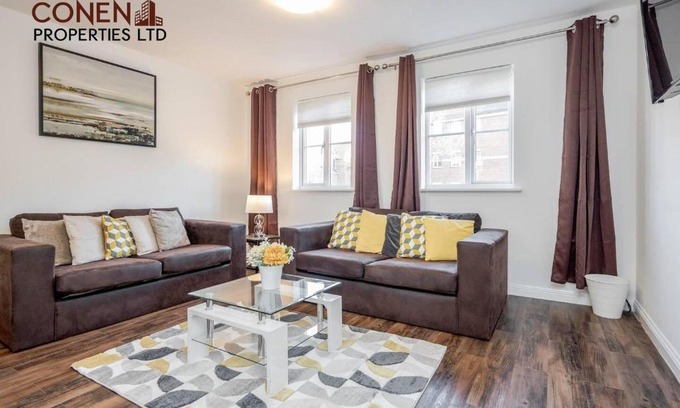 West Thurrock Apartment | Captivating 2-Bed Apartment in Grays