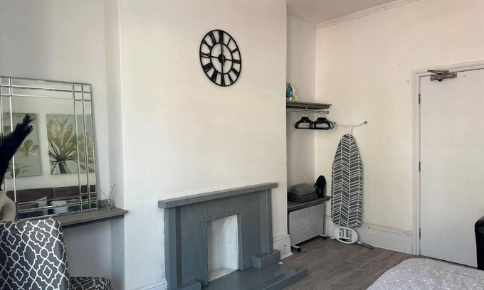 Newport Apartment | Captivating 2-Bed Apartment in Newport