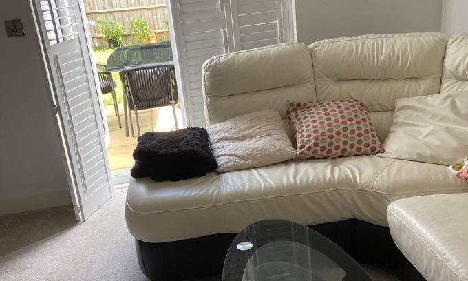 Wolverhampton House | Captivating 2-bed House in Wolverhampton