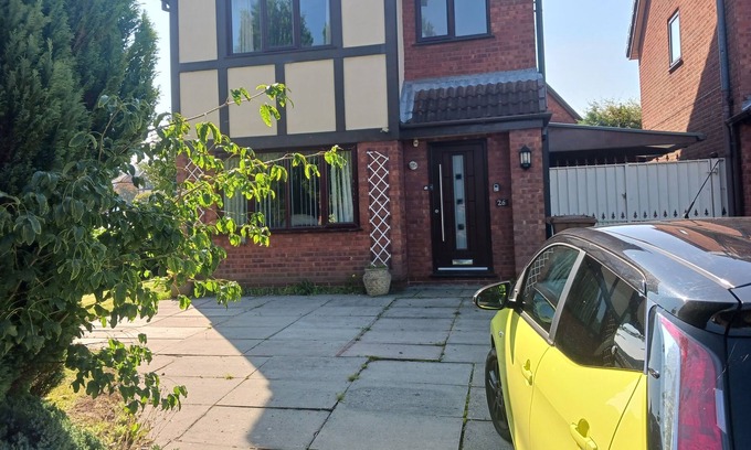 St Helens House | Captivating 3-Bed House in Saint Helens