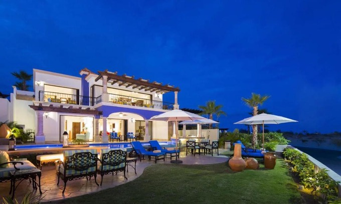Los Cabos Villa | Captivating 3BR Villa with Pool Sleeps 10 Guest in Cabo