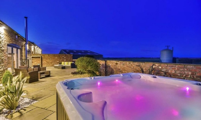 Lincoln Cabin | Captivating 4-bed House in Lincoln