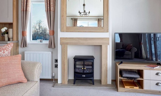 South Cerney House | Captivating Bluebell Lodge 2-bed Cotswolds caravan