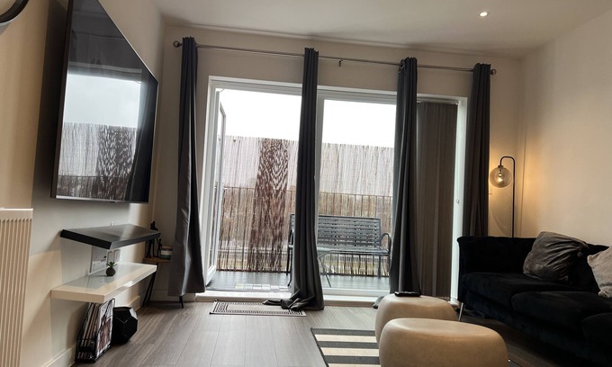 Woolwich Apartment | Captivating Luxury 1-bed Apartment in London