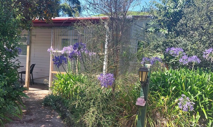 Rerewhakaaitu Cabin | Captivating rural beauty, serene getaway, nestled midway Rotorua & Taupo.